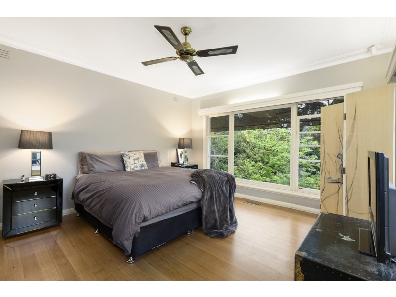 8 Bruarong Crescent, Frankston South VIC 3199