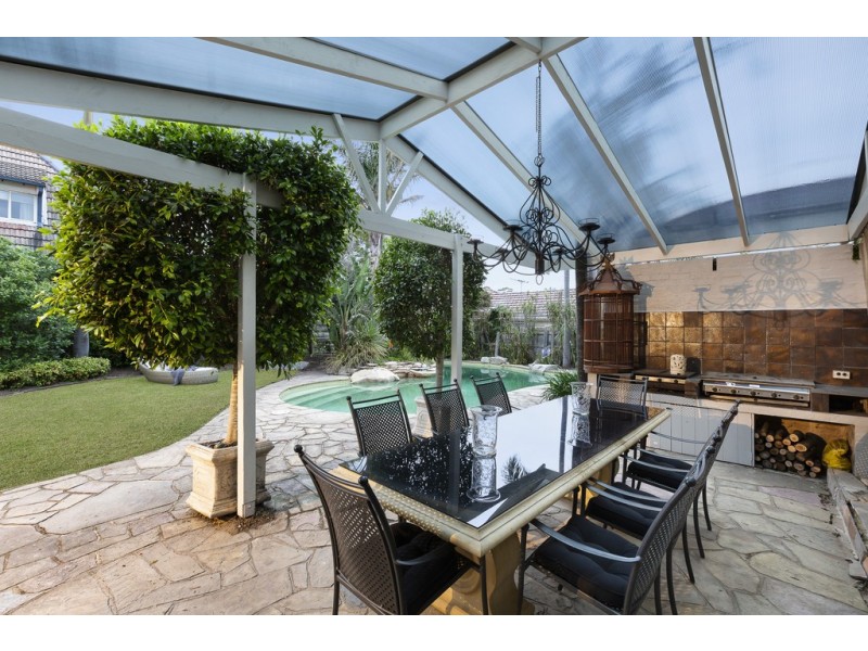 8 Bruarong Crescent, Frankston South VIC 3199