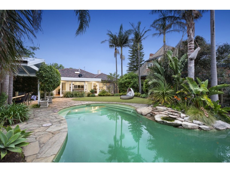 8 Bruarong Crescent, Frankston South VIC 3199