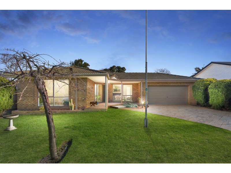 16 Orchard Grove, Frankston South VIC 3199