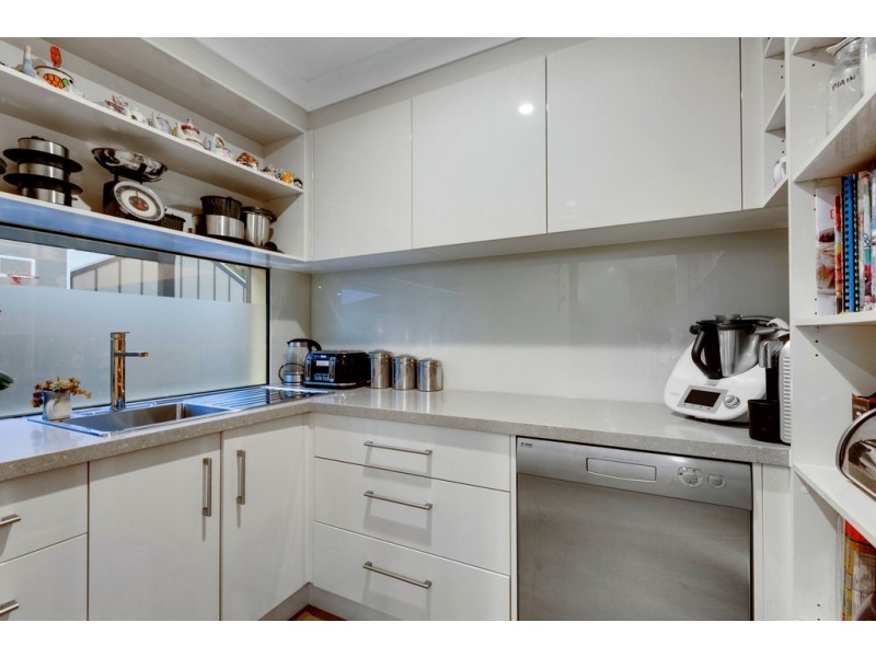 2 McCutcheon Close, Mount Eliza VIC 3930
