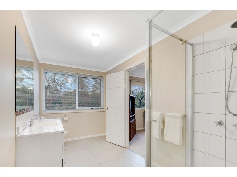 2 McCutcheon Close, Mount Eliza VIC 3930