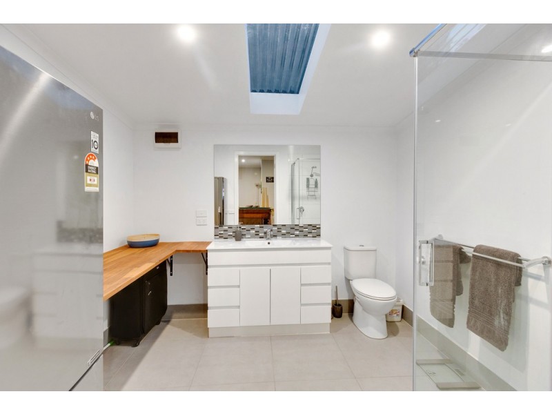 2 McCutcheon Close, Mount Eliza VIC 3930