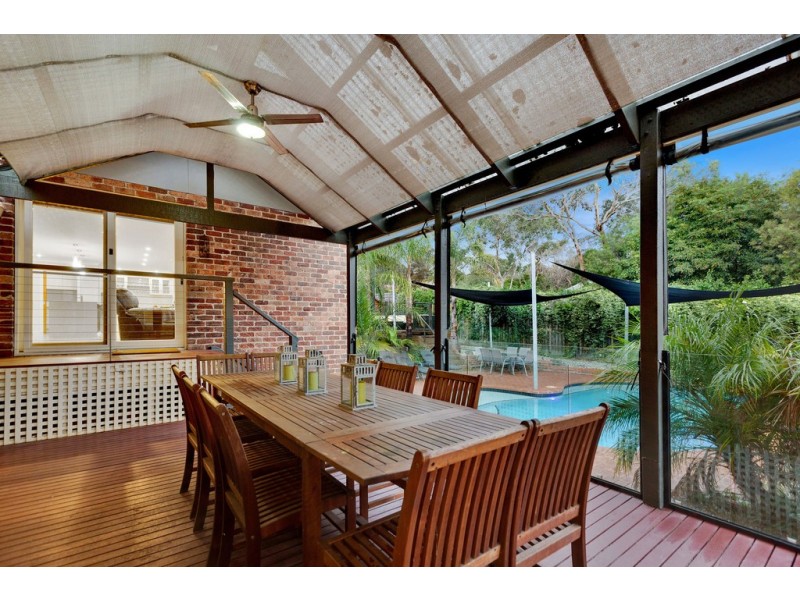 2 McCutcheon Close, Mount Eliza VIC 3930