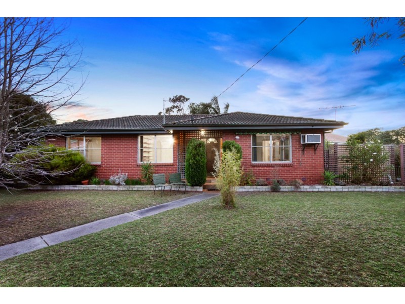 8 Excelsior Drive, Frankston North VIC 3200