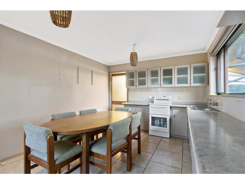 8 Excelsior Drive, Frankston North VIC 3200