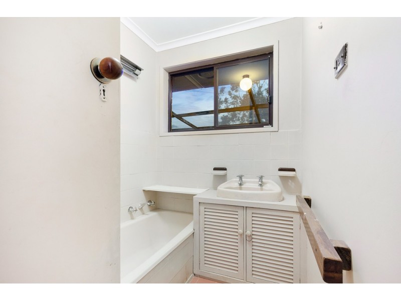 8 Excelsior Drive, Frankston North VIC 3200