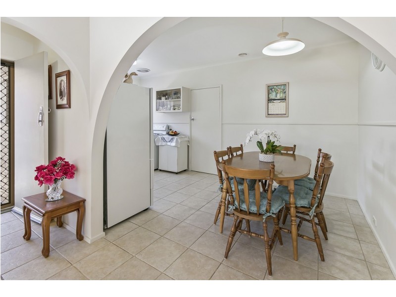 11 Hodgins Crescent, Frankston North VIC 3200