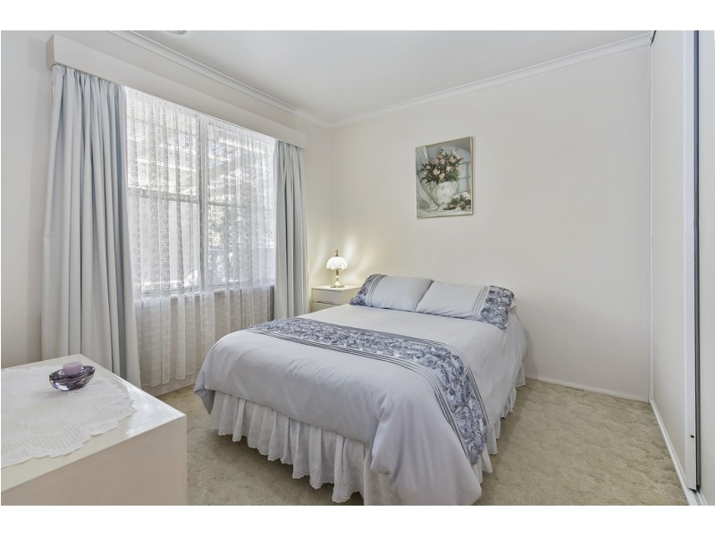 11 Hodgins Crescent, Frankston North VIC 3200