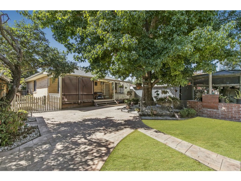 11 Hodgins Crescent, Frankston North VIC 3200