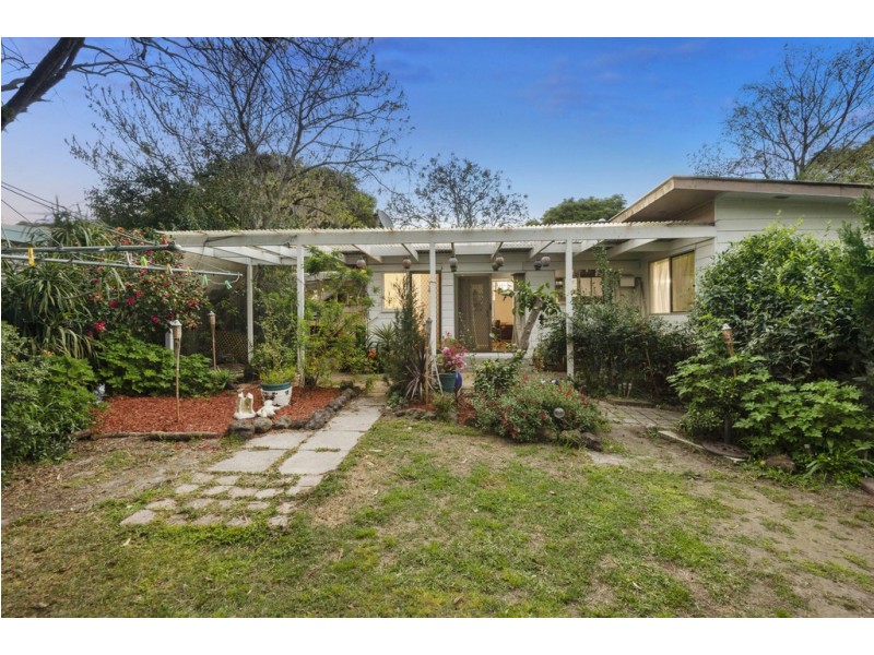 17 Berberis Crescent, Frankston VIC 3199