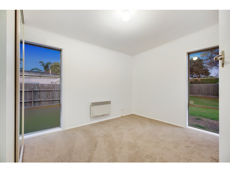 42 Laurina Crescent, Frankston North VIC 3200