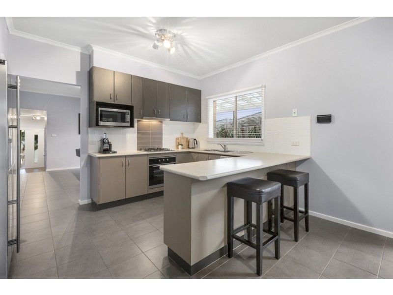 48 Clifton Park Drive, Carrum Downs VIC 3201