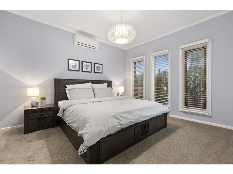 48 Clifton Park Drive, Carrum Downs VIC 3201