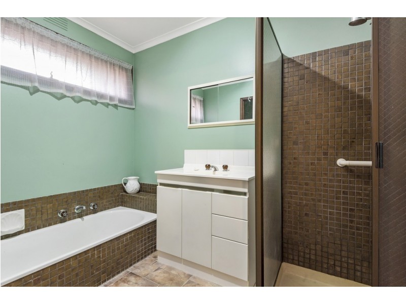 28 Grimwade Crescent, Frankston VIC 3199