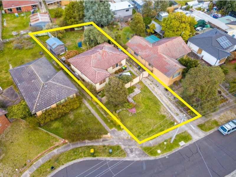 16 Juniper Court, Frankston North VIC 3200