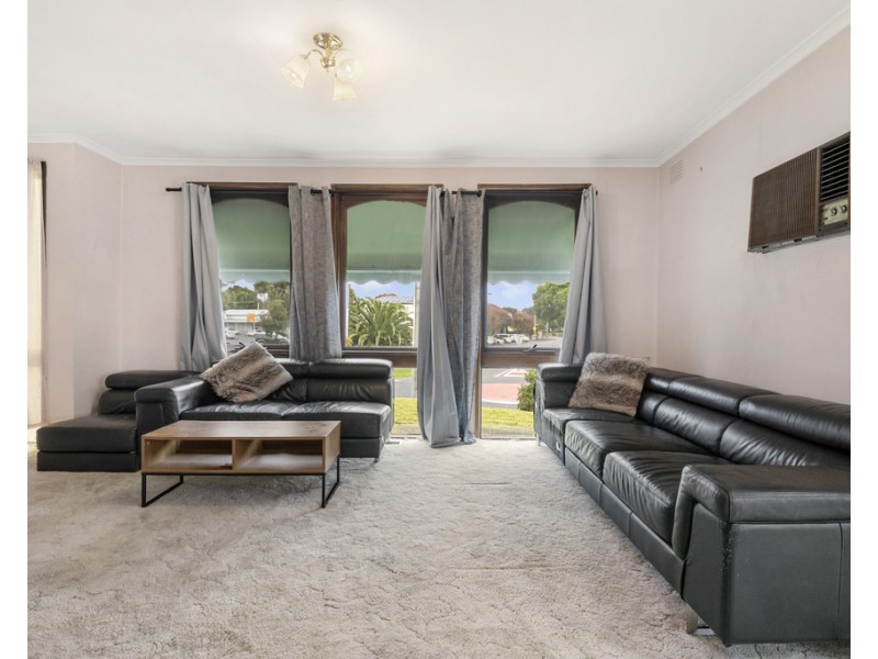 19 Karingal Drive, Frankston VIC 3199