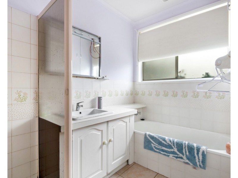 19 Karingal Drive, Frankston VIC 3199