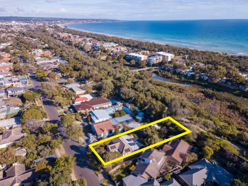 72 Kananook Avenue, Seaford VIC 3198