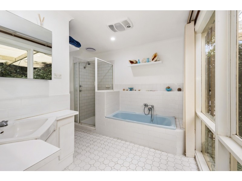 72 Kananook Avenue, Seaford VIC 3198