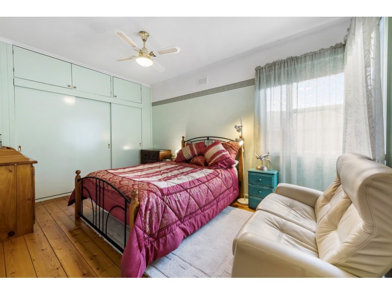 72 Kananook Avenue, Seaford VIC 3198
