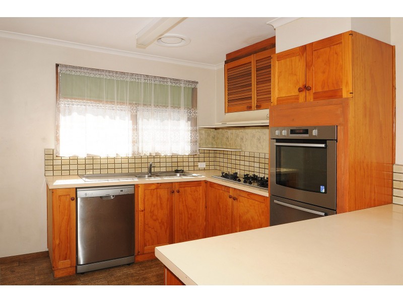 8 Valley Road, Frankston VIC 3199