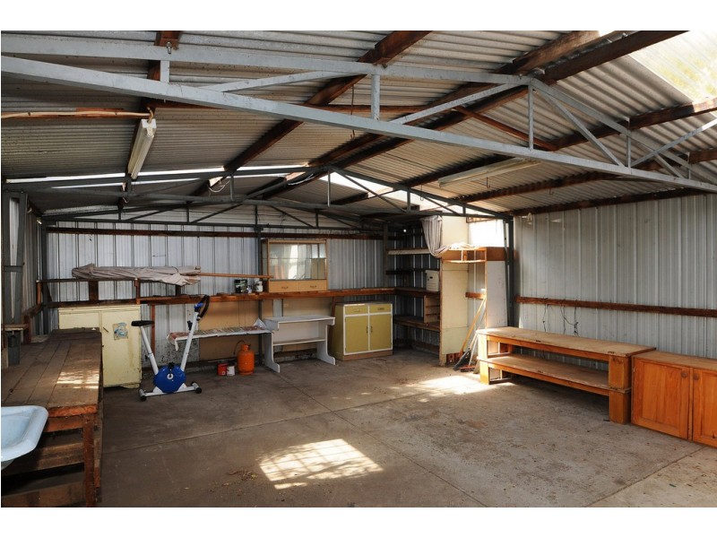 8 Valley Road, Frankston VIC 3199