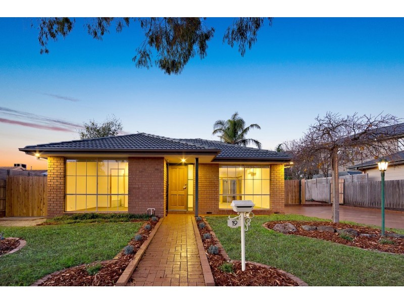 19 Bokissa Drive, Frankston VIC 3199