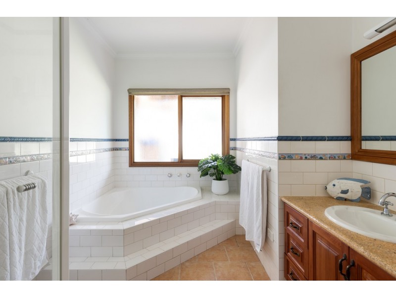 260 Robinsons Road, Langwarrin South VIC 3911