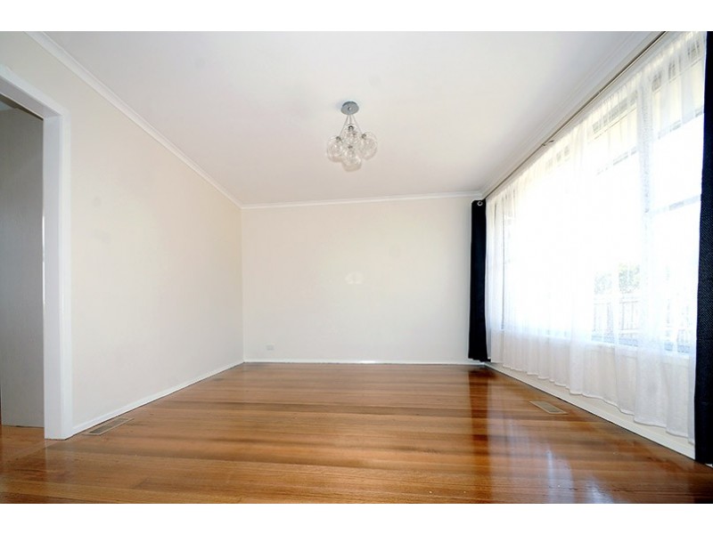 11 Whitewood Street, Frankston North VIC 3200