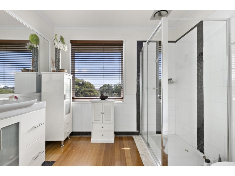 23 Mount Erin Crescent, Frankston South VIC 3199