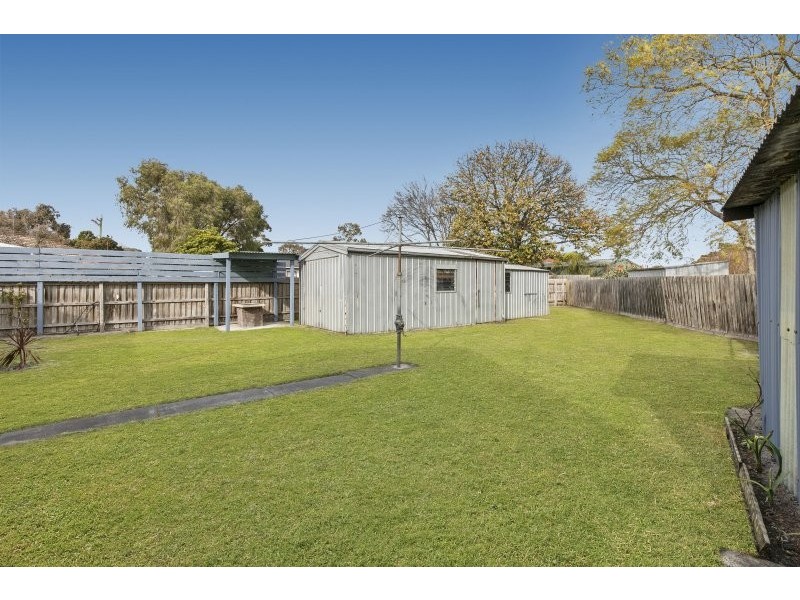24 Nodding Avenue, Frankston North VIC 3200