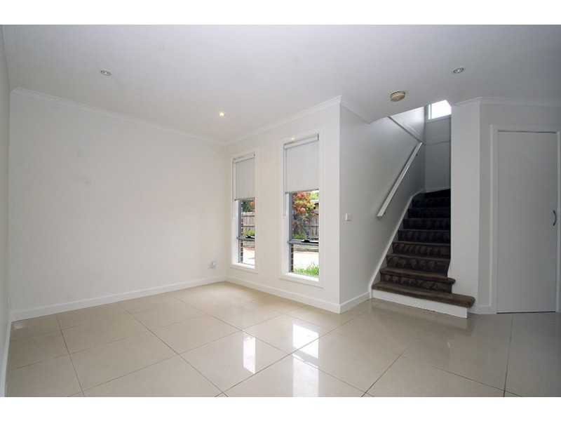 2/50 Skye Road, Frankston VIC 3199