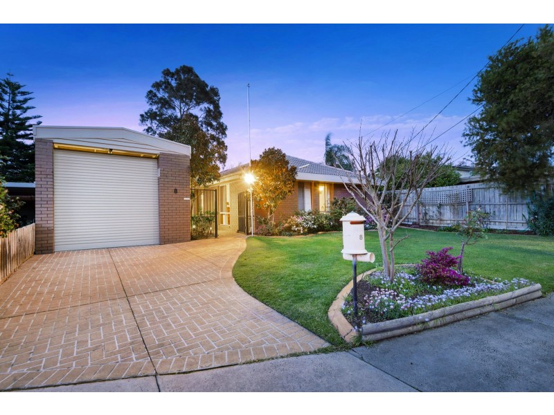 8 Coventry Court, Frankston VIC 3199