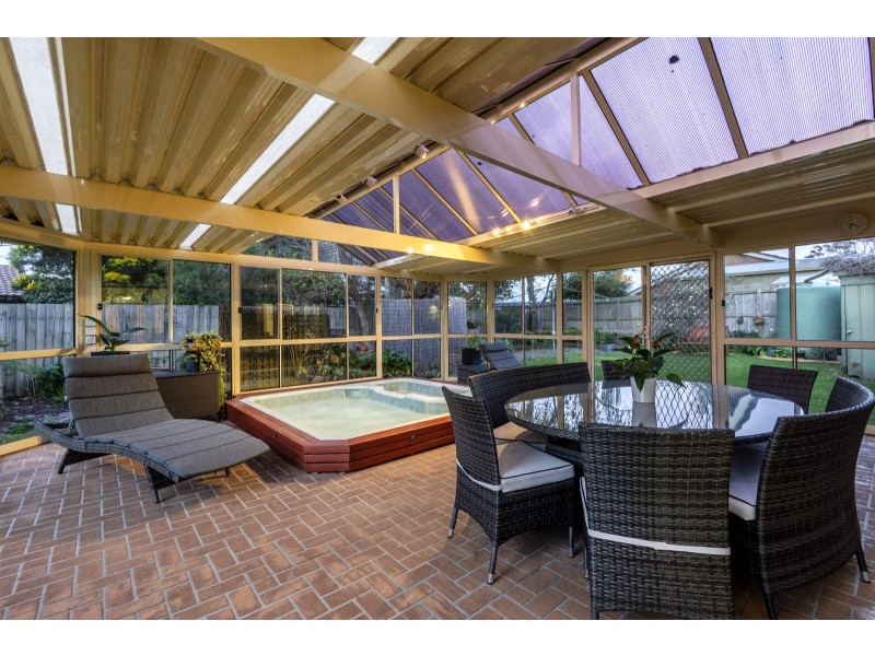 8 Coventry Court, Frankston VIC 3199