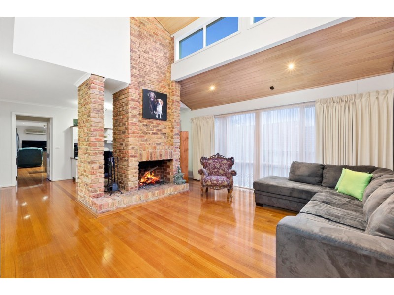18 Courageous Court, Frankston VIC 3199
