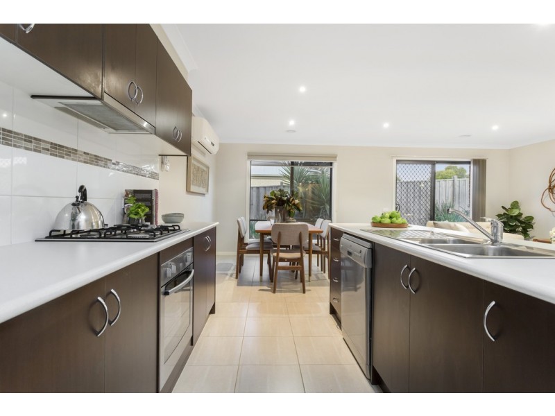 12 Alluvian Way, Carrum Downs VIC 3201
