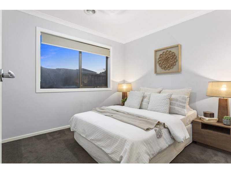 12 Alluvian Way, Carrum Downs VIC 3201