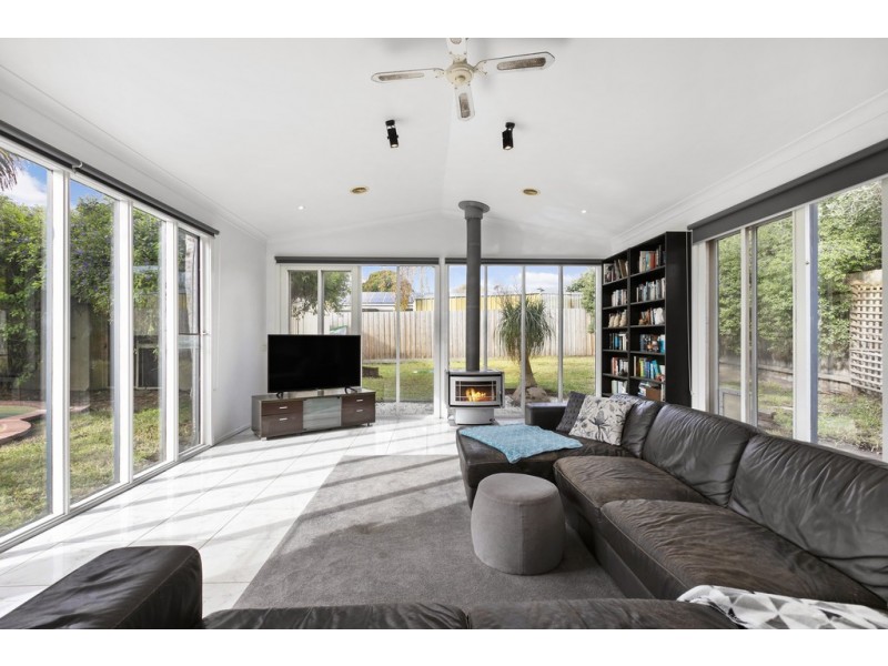 4 Helvetia Court, Frankston VIC 3199