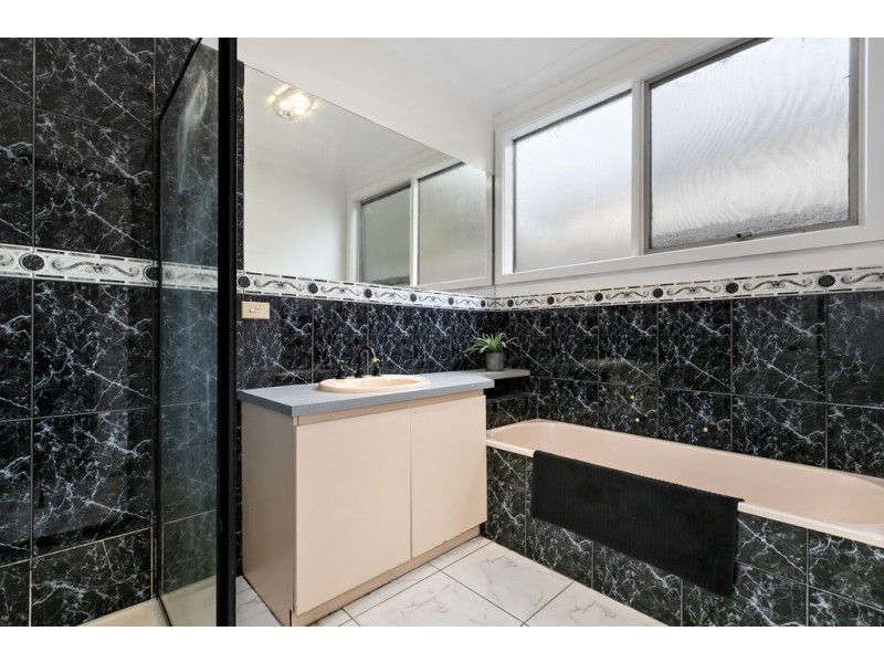 4 Helvetia Court, Frankston VIC 3199