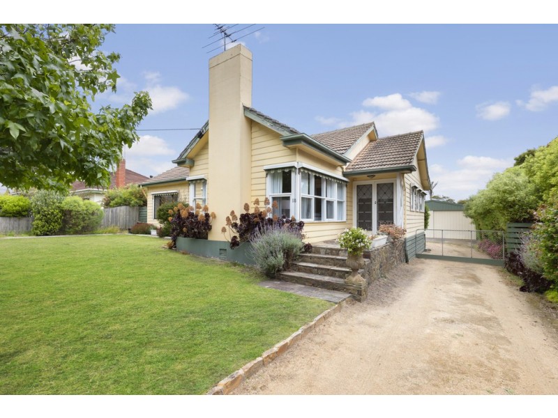 18 Venice Street, Mornington VIC 3931
