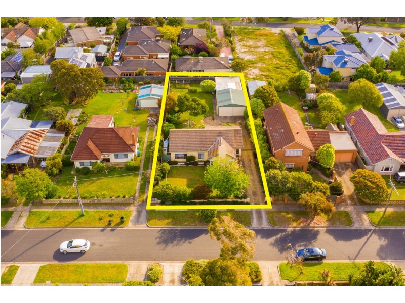 18 Venice Street, Mornington VIC 3931