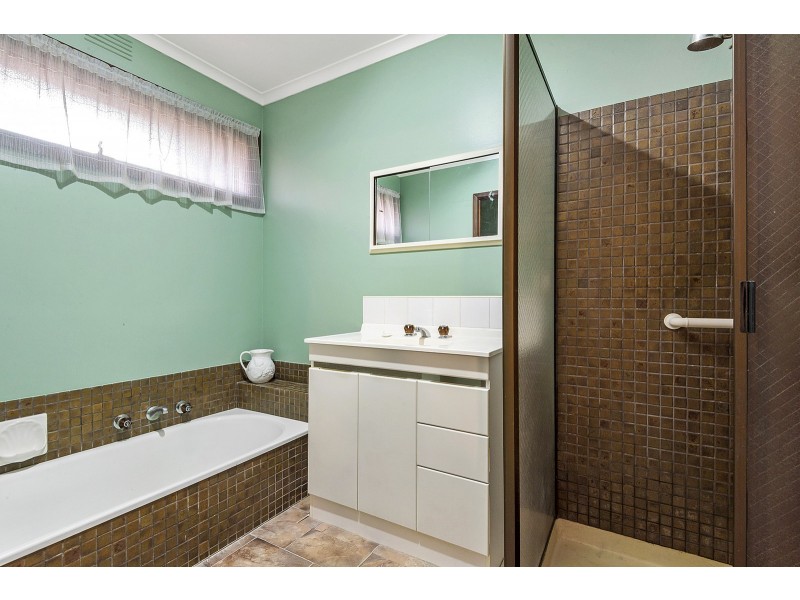 28 Grimwade Crescent, Frankston VIC 3199