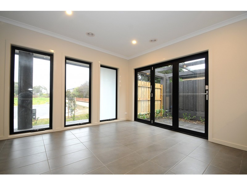 1/4 Gladwyn Avenue, Frankston VIC 3199