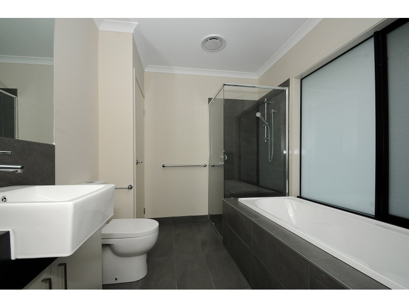 1/4 Gladwyn Avenue, Frankston VIC 3199