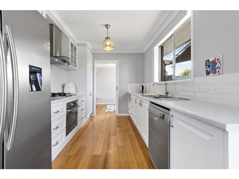 33 Alexander Crescent, Frankston VIC 3199