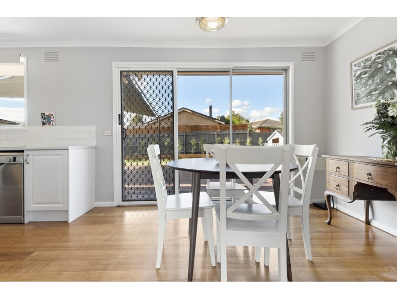33 Alexander Crescent, Frankston VIC 3199