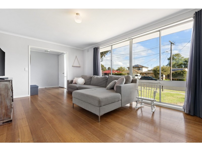 33 Alexander Crescent, Frankston VIC 3199