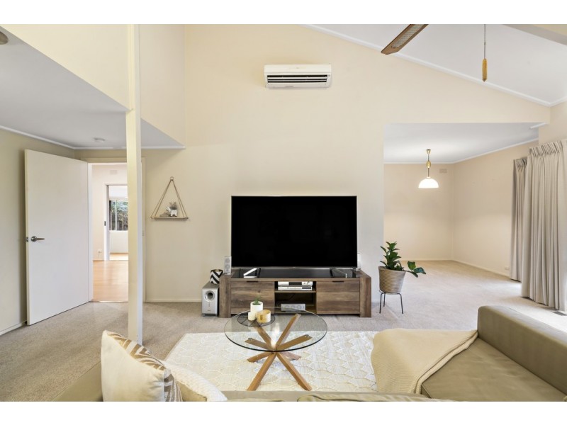 37 Santa Barbara Drive, Frankston VIC 3199