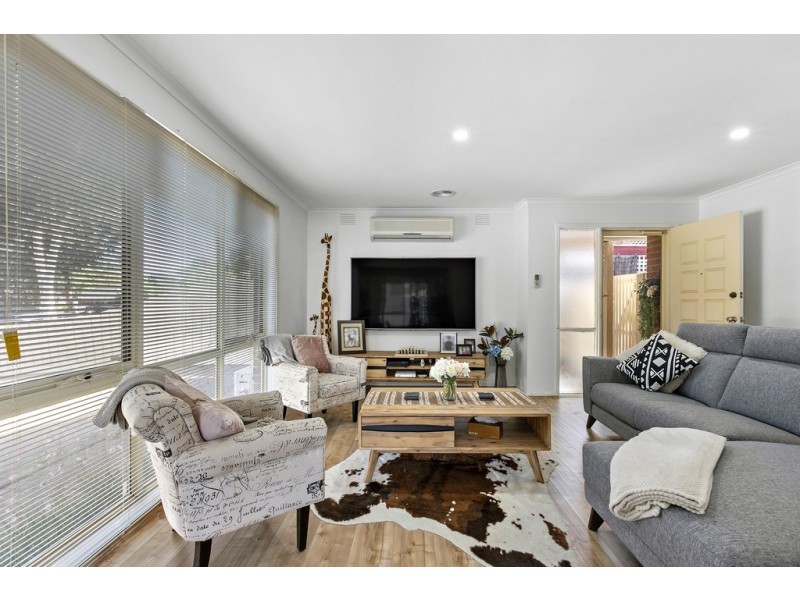 82 Dunsterville Crescent, Frankston VIC 3199